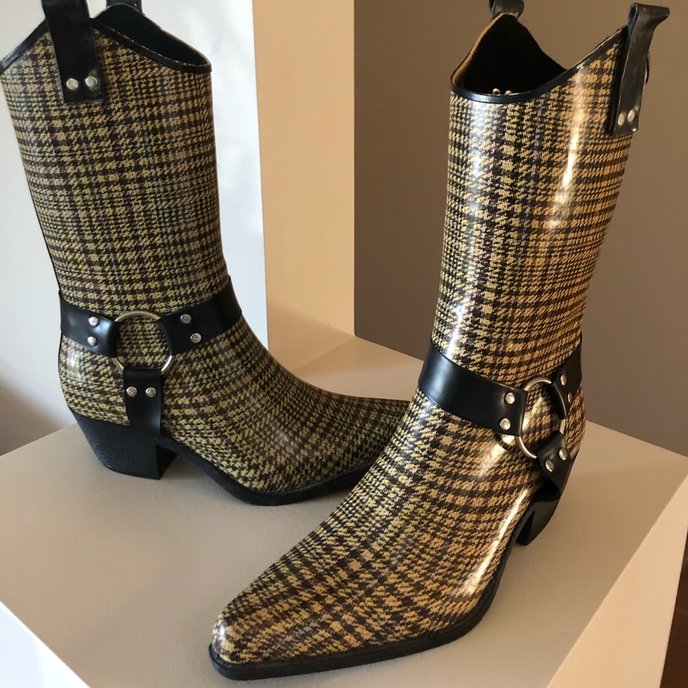 rain boots